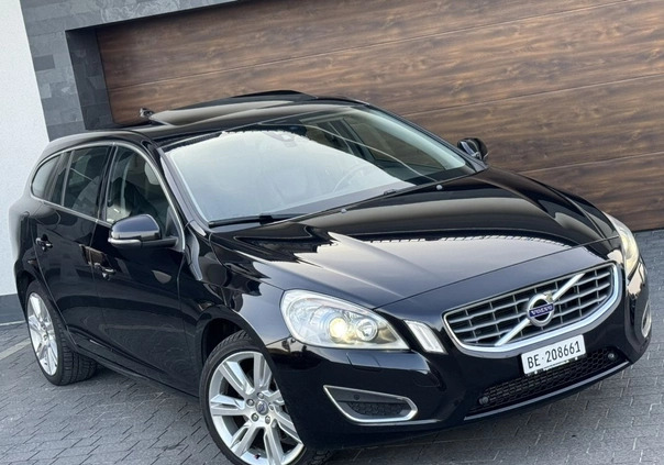 Volvo V60 cena 37900 przebieg: 248521, rok produkcji 2011 z Radom małe 352